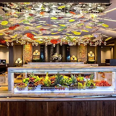 Four Seasons מלון 5*