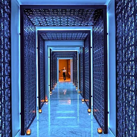 Four Seasons מלון 5*