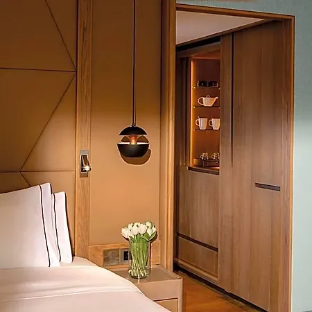 Four Seasons 5*