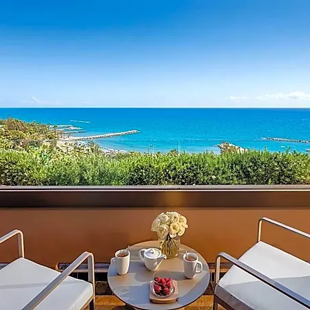 Four Seasons Hotel Limisso