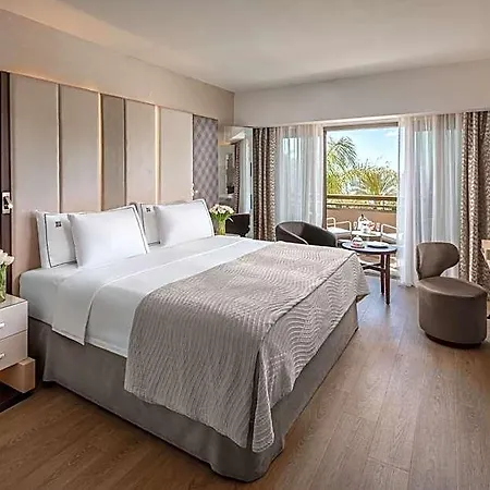 Four Seasons Hotel