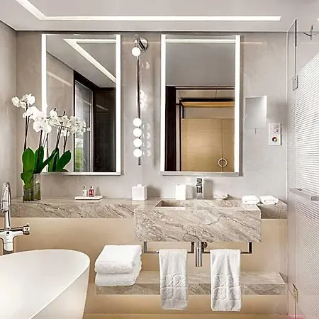 Hotel Four Seasons 5*
